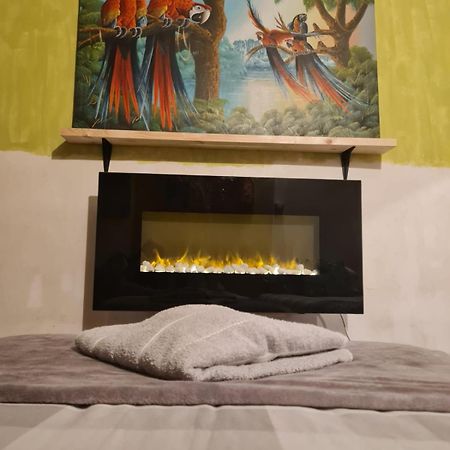 דירות Jijona La Guarida Rustica Del Zorro מראה חיצוני תמונה